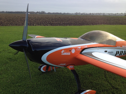 Pilots, planes and installations