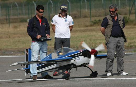 Pilots, planes and installations
